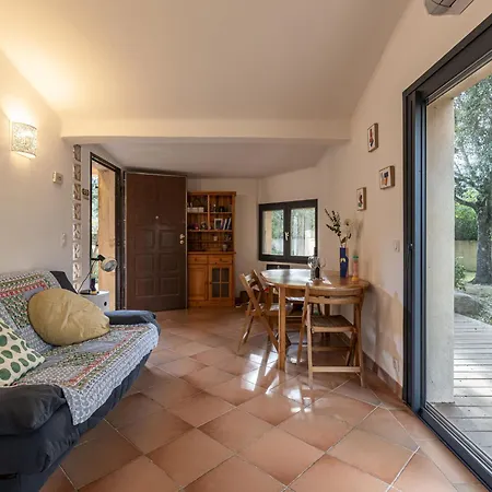 度假居 Les Chenes By Interhome